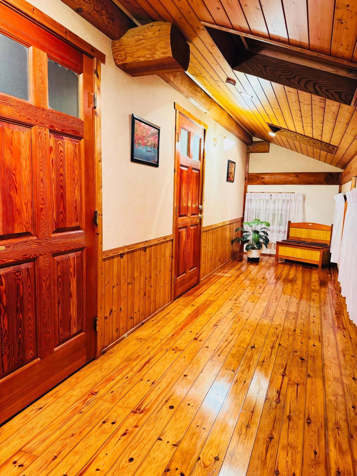 Yufuin Log House No Yado Tom Sawyer Hotel Екстериор снимка